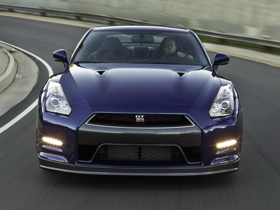  Nissan GT-R Black Edition 2010 года  (US) (фото 11 из 27)